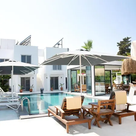 Aparthotel Sor *